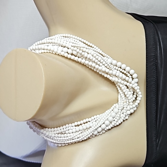 WHITE MULTI-STRAND NECKLACE - Picture 1 of 5